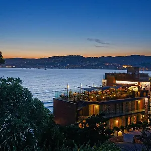 https://la-le-castellet-var.fr-provencehotel.com
